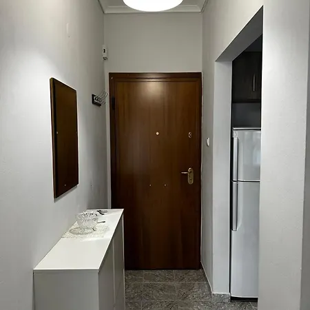 Ideally Situated Apartment. * Soluň