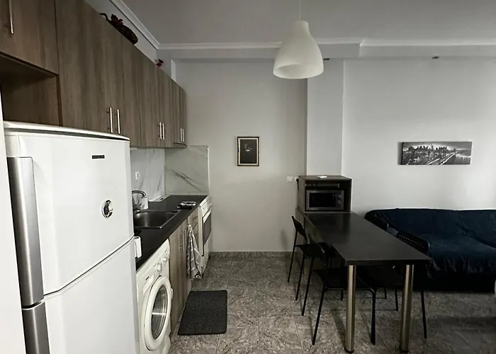 Ideally Situated Apartment. Apartment *