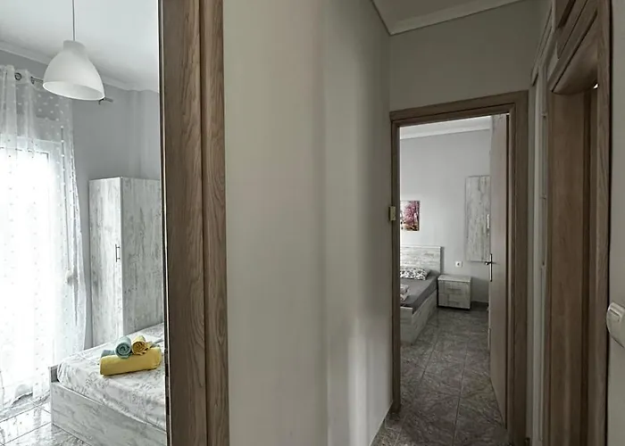 Ideally Situated Apartment. * Tesalónica
